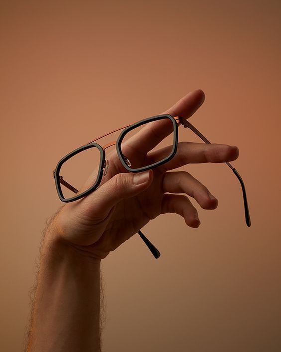 EYEWEAR